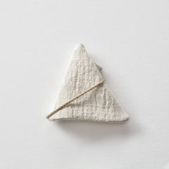 Tsuchiya Orimono-sho triangle bag (beige)